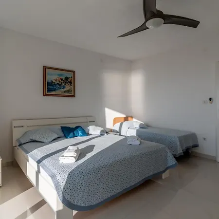 ヴィラ Blanka ポドゥゴラ